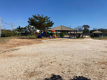 LOTE EM CONDOM�NIO